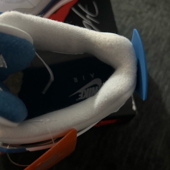 Nike Kids' Air Jordan 4 Retro - White and Blue - Picture 5 of 7